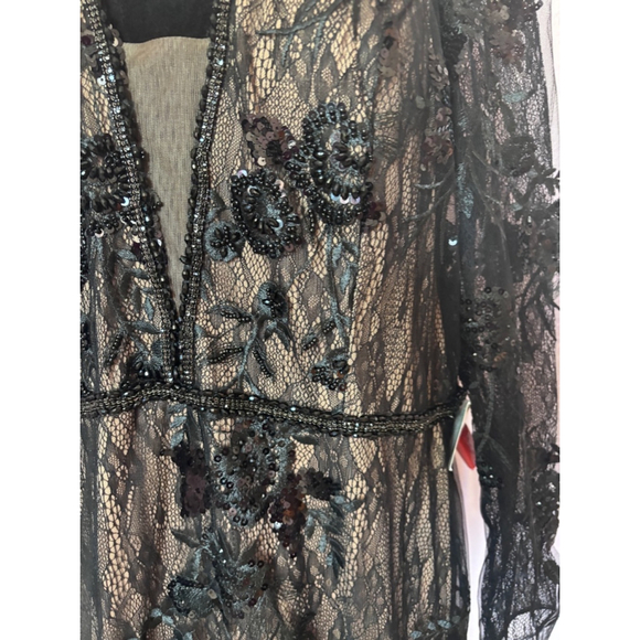 Mac Duggal Black and Tan V-Neck Long Sleeve Gown - Picture 3 of 5